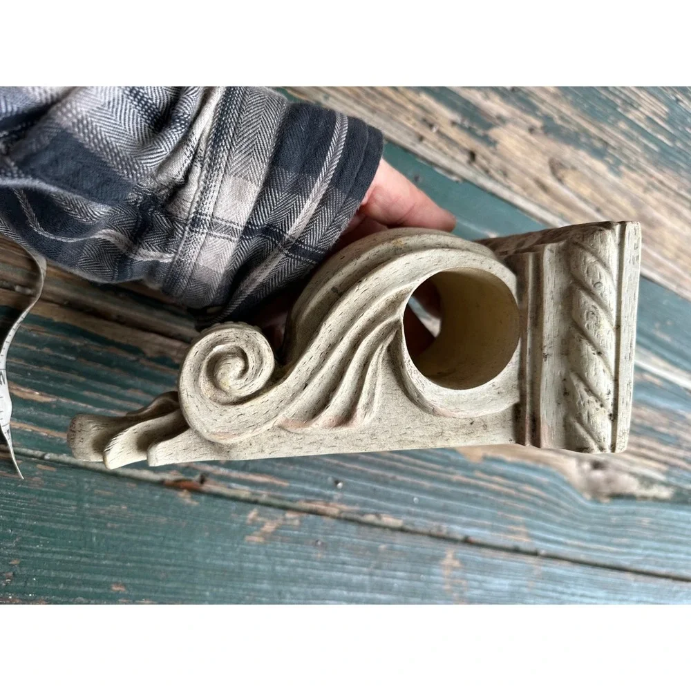 Vintage Style Ornate Wall Corbel Shelf Bracket French Country Distressed Cream